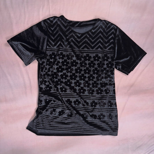 VINTAGE 90s BLACK VELVET DAISY EMBOSSED TEE